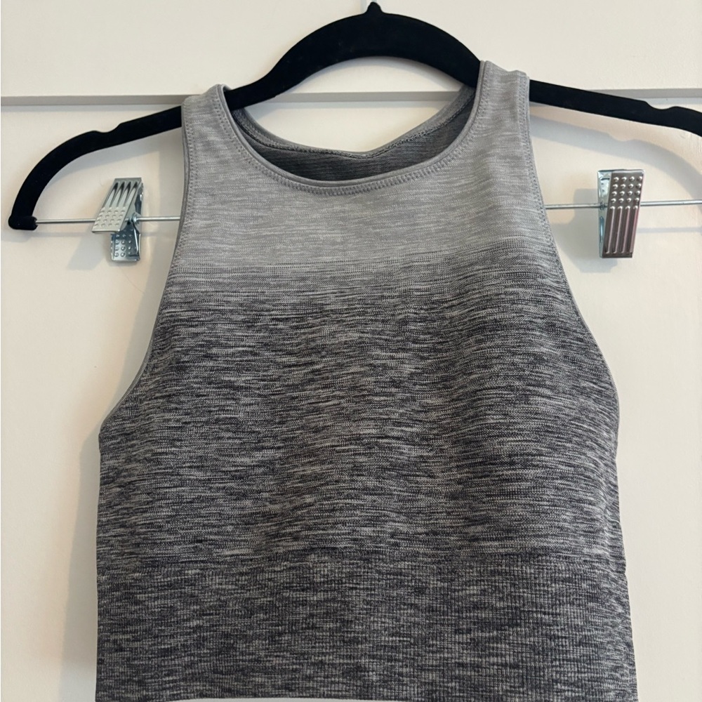 Lululemon crop top